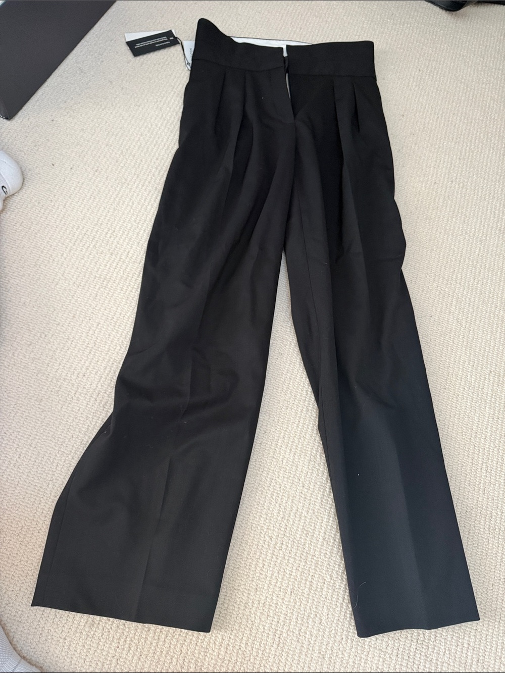 Babaton Black Wide-Leg Pleated Trousers